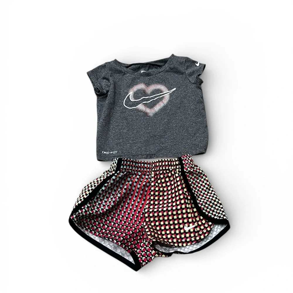3/$20 Nike Little Girls Gray and Multicolor Summer Set - Picture 1 of 8